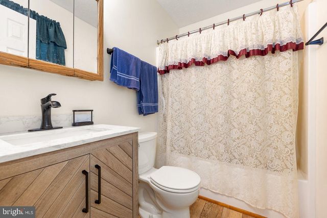 422 W COURT ST, Woodstock, VA 22664