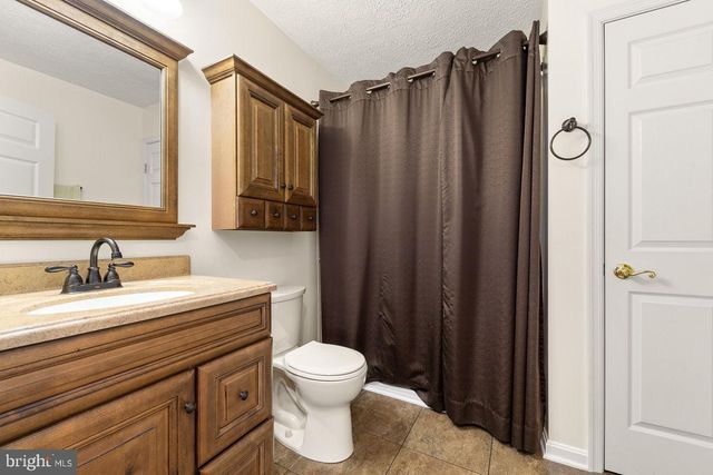 422 W COURT ST, Woodstock, VA 22664