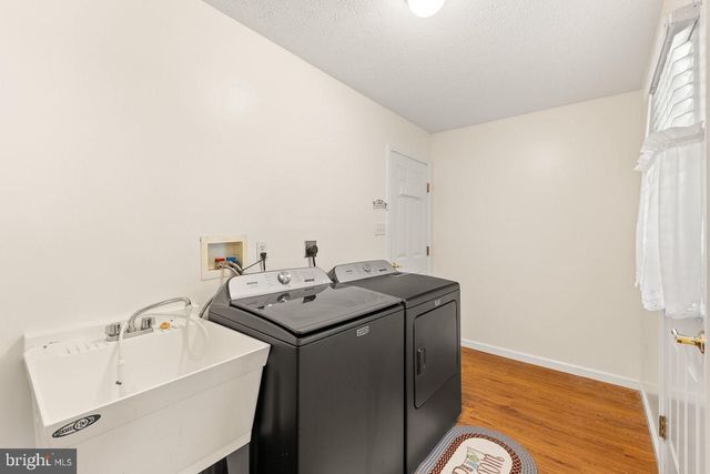 422 W COURT ST, Woodstock, VA 22664
