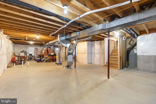 422 W COURT ST, Woodstock, VA 22664