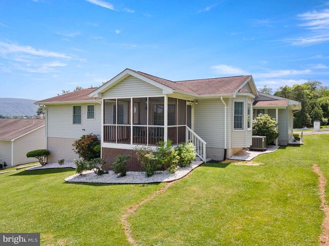 422 W COURT ST, Woodstock, VA 22664