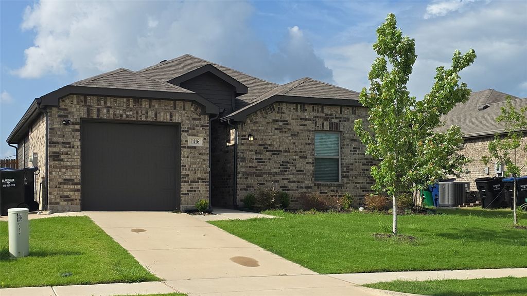 1416 Waverley Drive, Greenville, TX 75402