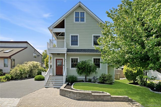 2544 Riverside Avenue, Seaford, NY 11783