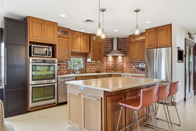 2544 Riverside Avenue, Seaford, NY 11783