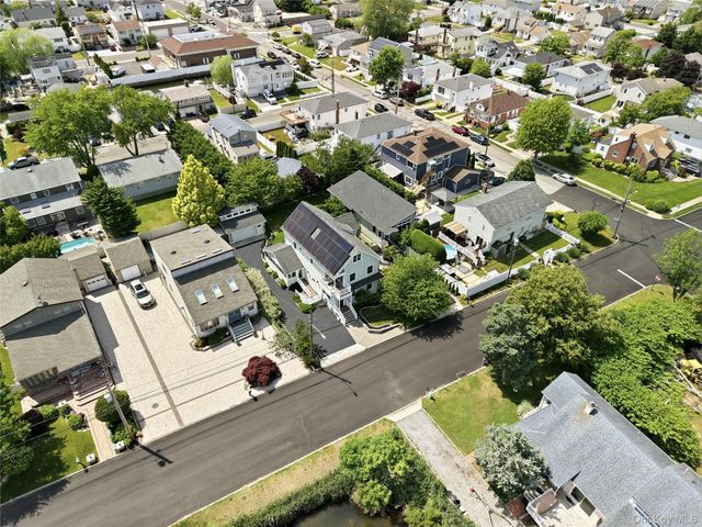 2544 Riverside Avenue, Seaford, NY 11783