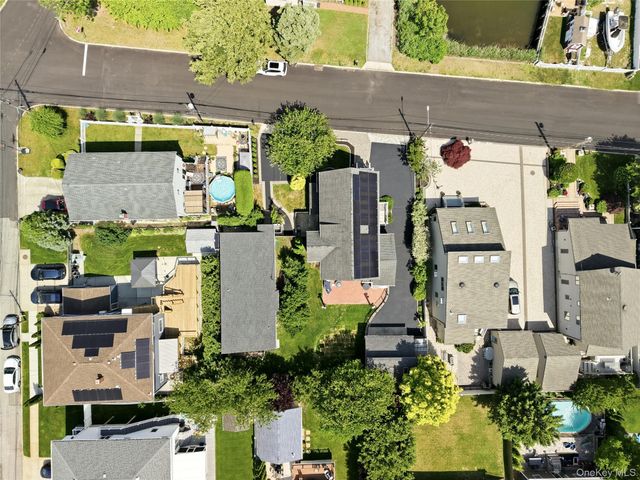 2544 Riverside Avenue, Seaford, NY 11783