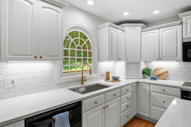 6374 Killington Drive, Kalamazoo, MI 49009