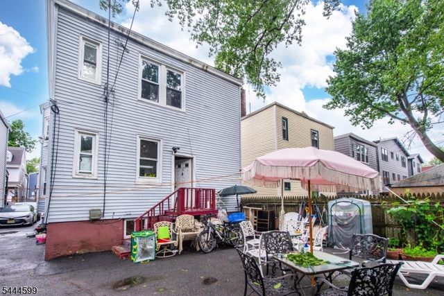 124 N 17Th St, East Orange City, NJ 07017