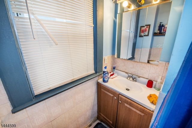 124 N 17Th St, East Orange City, NJ 07017