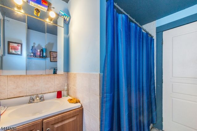 124 N 17Th St, East Orange City, NJ 07017