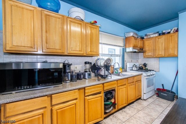 124 N 17Th St, East Orange City, NJ 07017