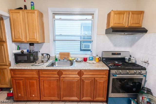 124 N 17Th St, East Orange City, NJ 07017