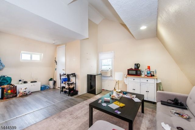 124 N 17Th St, East Orange City, NJ 07017