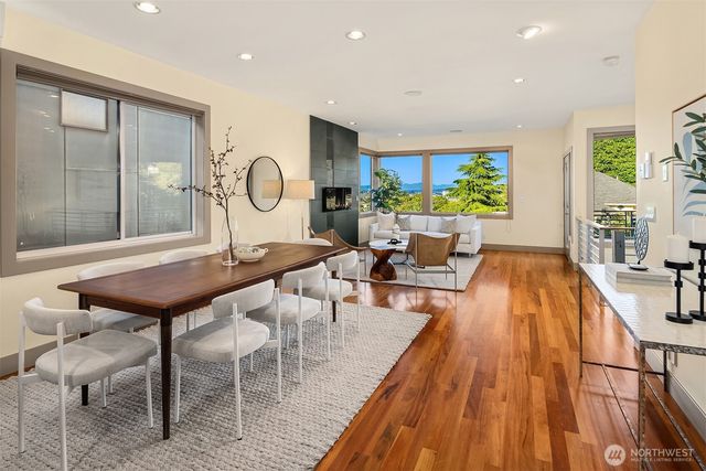 2619 Warren Avenue N, Seattle, WA 98109