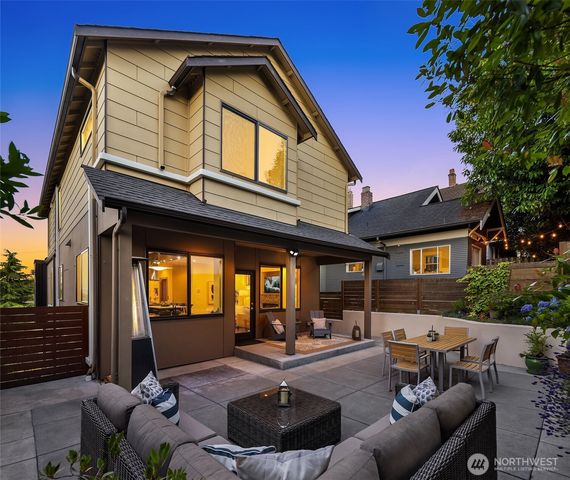 2619 Warren Avenue N, Seattle, WA 98109