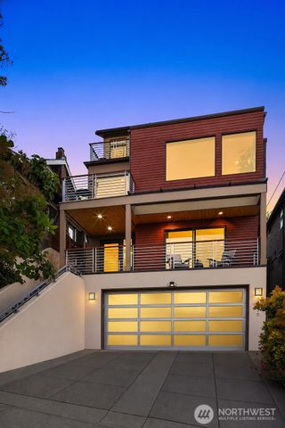 2619 Warren Avenue N, Seattle, WA 98109