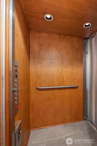 2619 Warren Avenue N, Seattle, WA 98109
