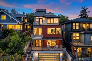 2619 Warren Avenue N, Seattle, WA 98109