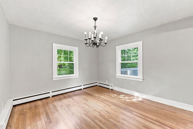 20 Sunset Ave, South Hadley, MA 01075