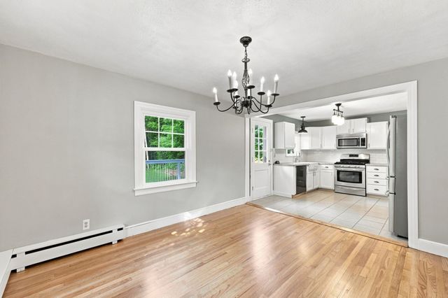 20 Sunset Ave, South Hadley, MA 01075