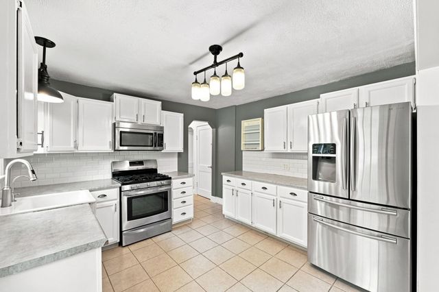 20 Sunset Ave, South Hadley, MA 01075
