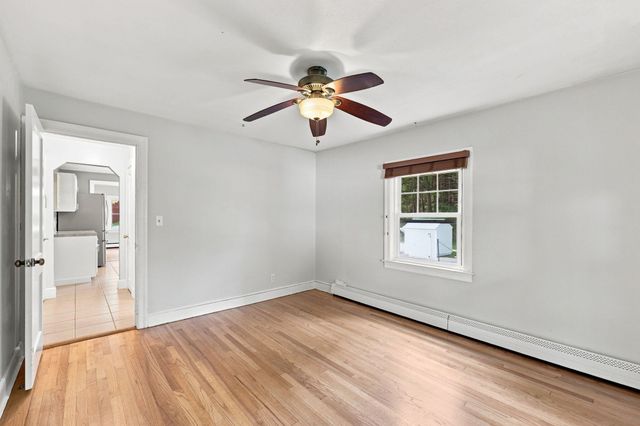 20 Sunset Ave, South Hadley, MA 01075