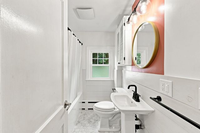 20 Sunset Ave, South Hadley, MA 01075