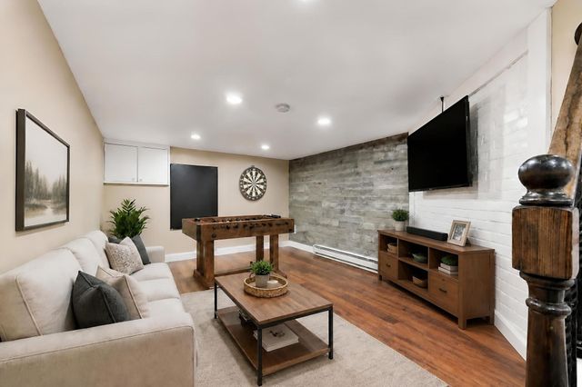 20 Sunset Ave, South Hadley, MA 01075
