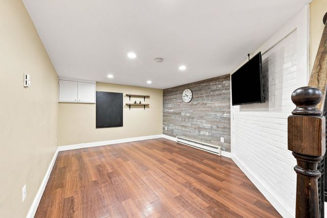 20 Sunset Ave, South Hadley, MA 01075