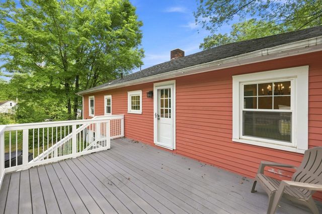 20 Sunset Ave, South Hadley, MA 01075