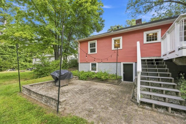 20 Sunset Ave, South Hadley, MA 01075