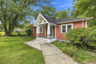 20 Sunset Ave, South Hadley, MA 01075