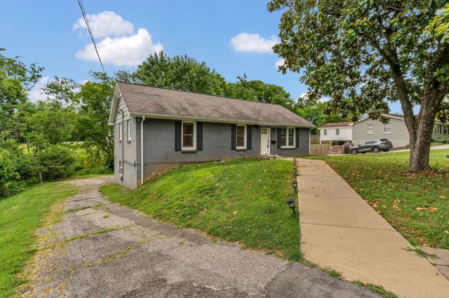 105 Donmond Dr, Hendersonville, TN 37075