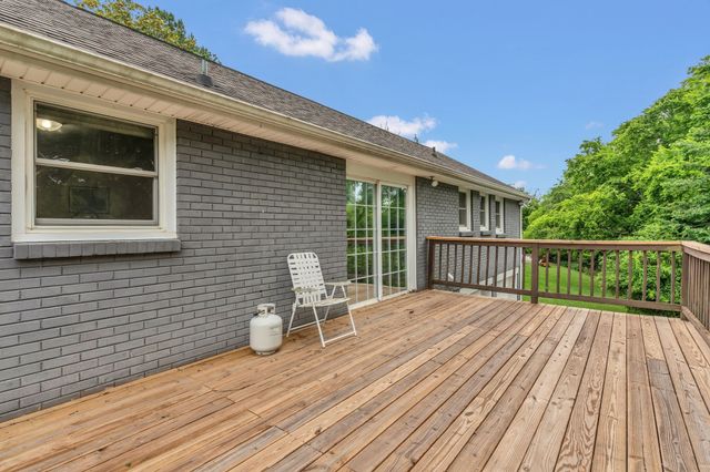 105 Donmond Dr, Hendersonville, TN 37075