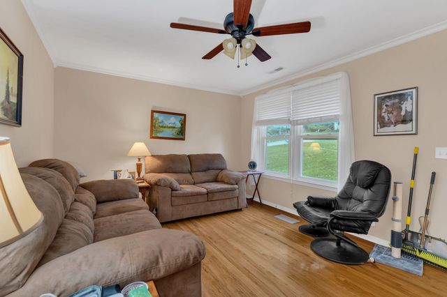 105 Donmond Dr, Hendersonville, TN 37075