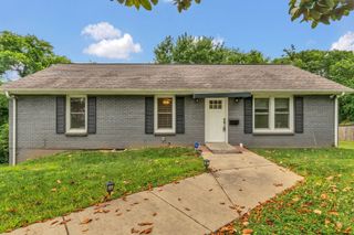 105 Donmond Dr, Hendersonville, TN 37075