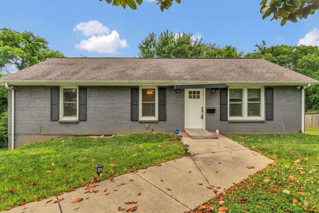 105 Donmond Dr, Hendersonville, TN 37075