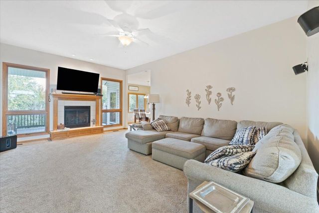 5200 BALLARD Circle, Council Bluffs, IA 51503