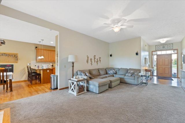 5200 BALLARD Circle, Council Bluffs, IA 51503