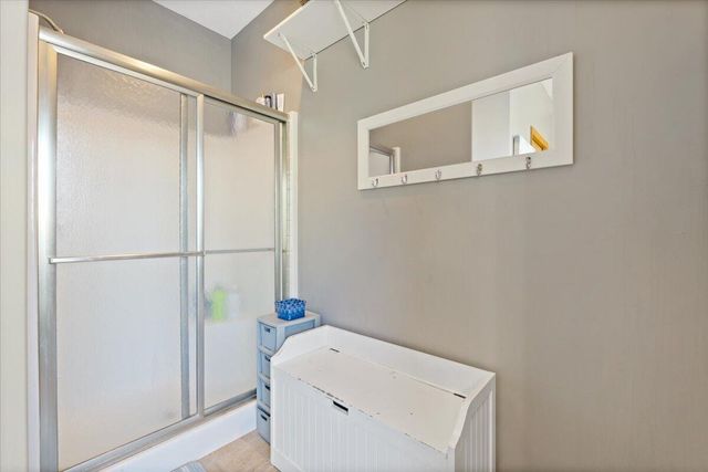 5200 BALLARD Circle, Council Bluffs, IA 51503