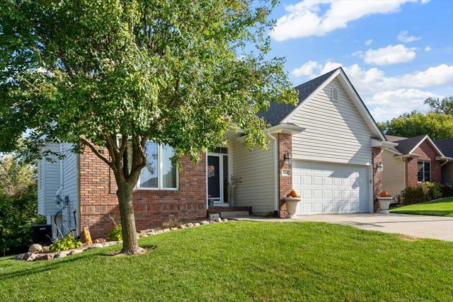 5200 BALLARD Circle, Council Bluffs, IA 51503