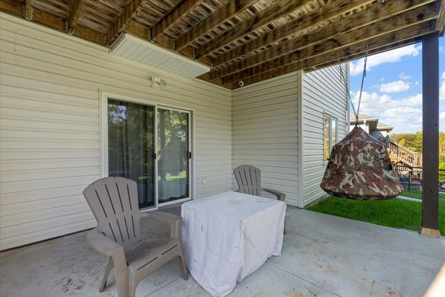 5200 BALLARD Circle, Council Bluffs, IA 51503