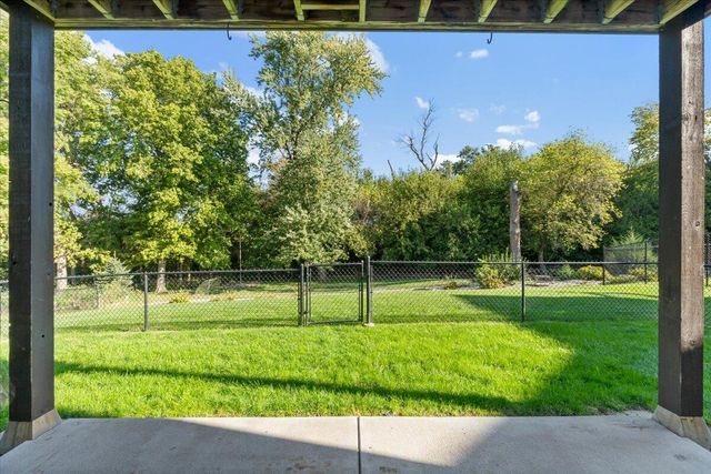 5200 BALLARD Circle, Council Bluffs, IA 51503