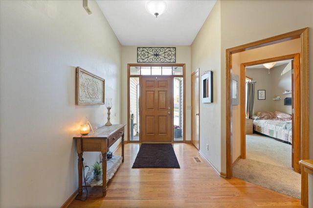 5200 BALLARD Circle, Council Bluffs, IA 51503