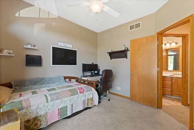 5200 BALLARD Circle, Council Bluffs, IA 51503