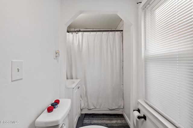 4205 Albany Street, Colonie, NY 12205