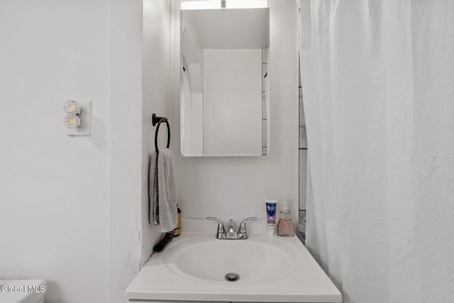 4205 Albany Street, Colonie, NY 12205