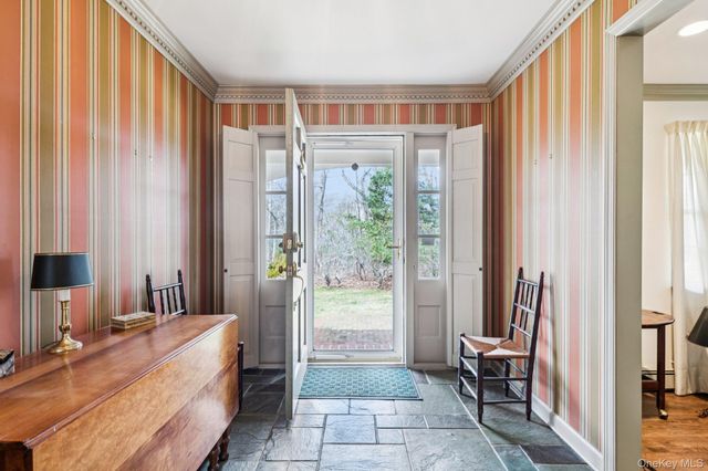 9 Cliff Road, Port Jefferson, NY 11777