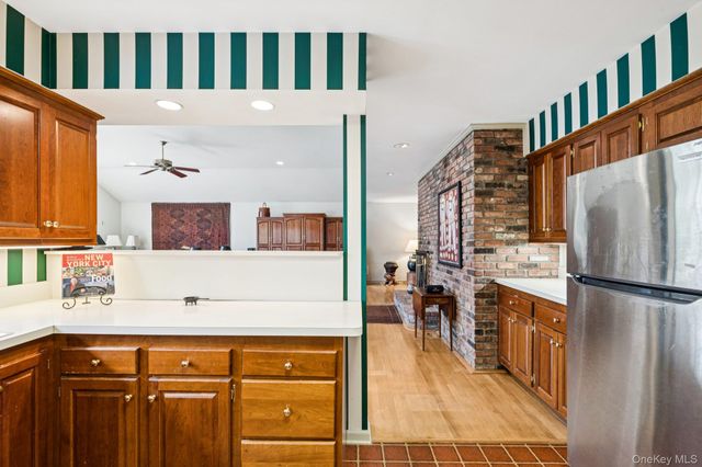 9 Cliff Road, Port Jefferson, NY 11777