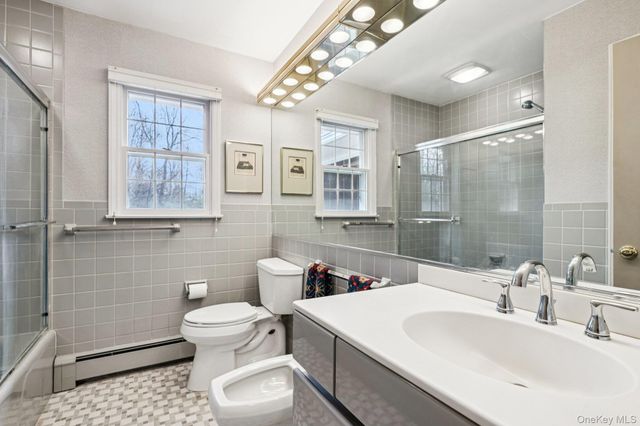 9 Cliff Road, Port Jefferson, NY 11777